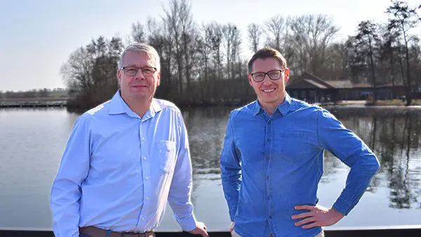 Unabhängiger und widerstandsfähiger grommunio in Radolfshausen - Lothar Jagemann (IT) und Jonas Wucherpfennig (Stellvertretender Abteilungsleiter) in Radolfshausen